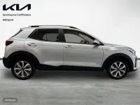 Usado Kia Stonic 100 CV (73 kW) 2025 Plateado SUV