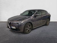 Usado Alfa Romeo Stelvio Ti 210 CV (154 kW) 2022 Gris / plata SUV