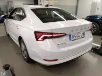 Usado Skoda Octavia Ambition 116 CV (85 kW) 2022 Blanco Utilitario