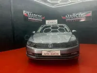 Usado VW Passat Business 150 CV (110 kW) 2019 Gris / plata Berlina