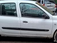 Usado Renault Clio II 65 CV (47 kW) 2004 Blanco Berlina