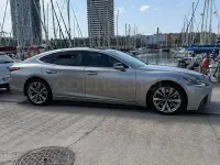 Usado Lexus LS500h Sport Line 359 CV (264 kW) 2020 Gris / plata Berlina