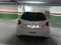 Usado Peugeot 208 Active 92 CV (67 kW) 2012 Blanco Utilitario