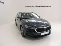 Usado Skoda Octavia Style 204 CV (150 kW) 2021 Azul Familiar