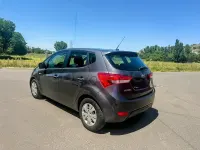 Usado Hyundai ix20 Comfort 90 CV (66 kW) 2011 Gris / plata Utilitario