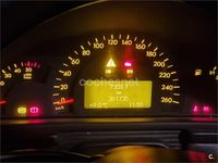 Usado Mercedes C220 Avantgarde 143 CV (105 kW) 2002 Azul Familiar