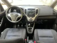 Usado Hyundai ix20 Classic 77 CV (56 kW) 2011 Granate Utilitario