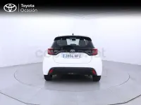 Usado Toyota Yaris Hybrid Active 116 CV (85 kW) 2025 Blanco Berlina