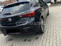 Usado Opel Astra 160 CV (117 kW) 2017 Negro Berlina