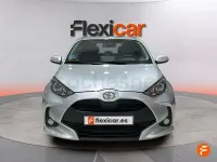 Usado Toyota Yaris Hybrid Active 116 CV (85 kW) 2025 Gris / plata Berlina