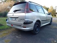 Usado Peugeot 206 70 CV (51 kW) 2003 Gris / plata Familiar