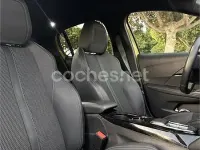 Usado Peugeot 208 GT 100 CV (73 kW) 2024 Amarillo Utilitario