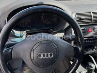 Usado Audi A3 Attraction 110 CV (80 kW) 1998 Azul Utilitario
