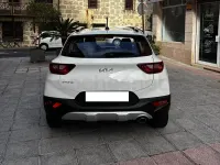 Usado Kia Stonic 84 CV (61 kW) 2023 Blanco SUV