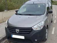 Usado Dacia Dokker Ambiance 90 CV (66 kW) 2015 Marrón Monovolumen