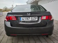 Usado Honda Accord Elegance 156 CV (114 kW) 2010 Gris / plata Berlina