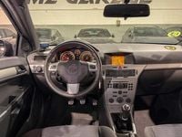 Usado Opel Astra GTC Cosmo 125 CV (91 kW) 2005 Negro Berlina