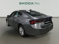Usado Skoda Octavia Selection 150 CV (110 kW) 2025 Gris / plata Berlina