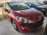 Usado Peugeot 308 120 CV (88 kW) 2008 Rojo Berlina