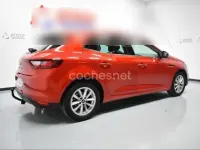Usado Renault Mégane 90 CV (66 kW) 2017 Rojo Berlina