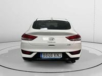 Usado Hyundai i30 121 CV (88 kW) 2018 Blanco Berlina