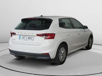 Usado Skoda Fabia Ambition 95 CV (69 kW) 2022 Gris Utilitario
