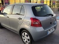 Usado Toyota Yaris 90 CV (66 kW) 2008 Gris / plata Utilitario