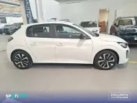 Usado Peugeot 208 Active 100 CV (73 kW) 2024 Blanco Utilitario