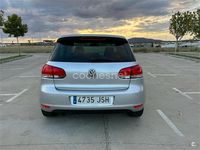 Usado VW Golf VII Advance 105 CV (77 kW) 2012 Gris / plata Berlina