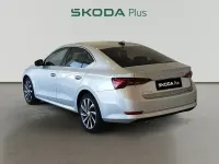 Usado Skoda Octavia Style 150 CV (110 kW) 2020 Gris plata Berlina
