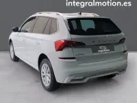 Usado Skoda Kamiq Selection 150 CV (110 kW) 2023 Blanco SUV