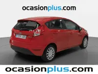 Usado Ford Fiesta Trend 82 CV (60 kW) 2015 Rojo Utilitario