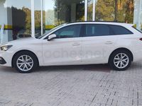 Usado Seat Leon Style 115 CV (84 kW) 2021 Blanco Familiar