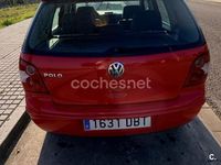 Usado VW Polo Trendline 75 CV (55 kW) 2004 Rojo Utilitario