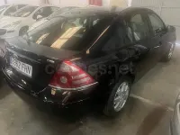 Usado Ford Mondeo Ghia 130 CV (95 kW) 2007 Negro Berlina