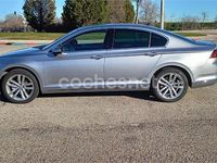 Usado VW Passat Sportline 150 CV (110 kW) 2017 Gris / plata Berlina