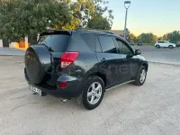 Usado Toyota RAV4 Executive 136 CV (100 kW) 2007 Negro SUV