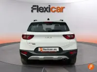 Usado Kia Stonic 100 CV (73 kW) 2022 Blanco SUV