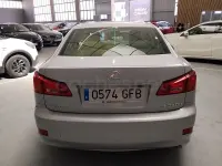 Usado Lexus IS220d Luxury Line 177 CV (130 kW) 2008 Gris / plata Berlina