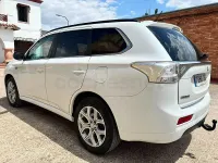 Usado Mitsubishi Outlander P-HEV 203 CV (149 kW) 2015 Blanco SUV