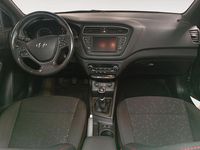 Usado Hyundai i20 110 CV (80 kW) 2019 Gris/plata Utilitario