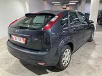 Usado Ford Focus Ghia 115 CV (84 kW) 2007 Gris / plata Berlina