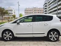 Usado Peugeot 3008 Allure 120 CV (88 kW) 2015 Blanco Familiar