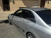 Usado Mercedes C200 136 CV (100 kW) 2009 Gris / plata Berlina