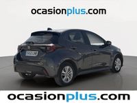 Usado Toyota Yaris Hybrid Active 116 CV (85 kW) 2021 Gris Utilitario