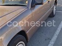 Usado Mercedes 230 132 CV (97 kW) 1988 Beige Coupe
