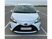 Usado Toyota Yaris Active 111 CV (81 kW) 2018 Blanco Berlina