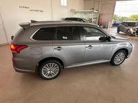 Usado Mitsubishi Outlander P-HEV 224 CV (164 kW) 2019 Gris / plata SUV