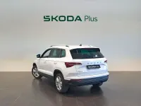 Usado Skoda Karoq Selection 150 CV (110 kW) 2025 Blanco SUV
