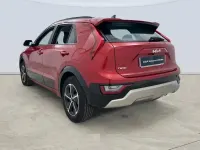Usado Kia Niro 141 CV (103 kW) 2024 Rojo SUV